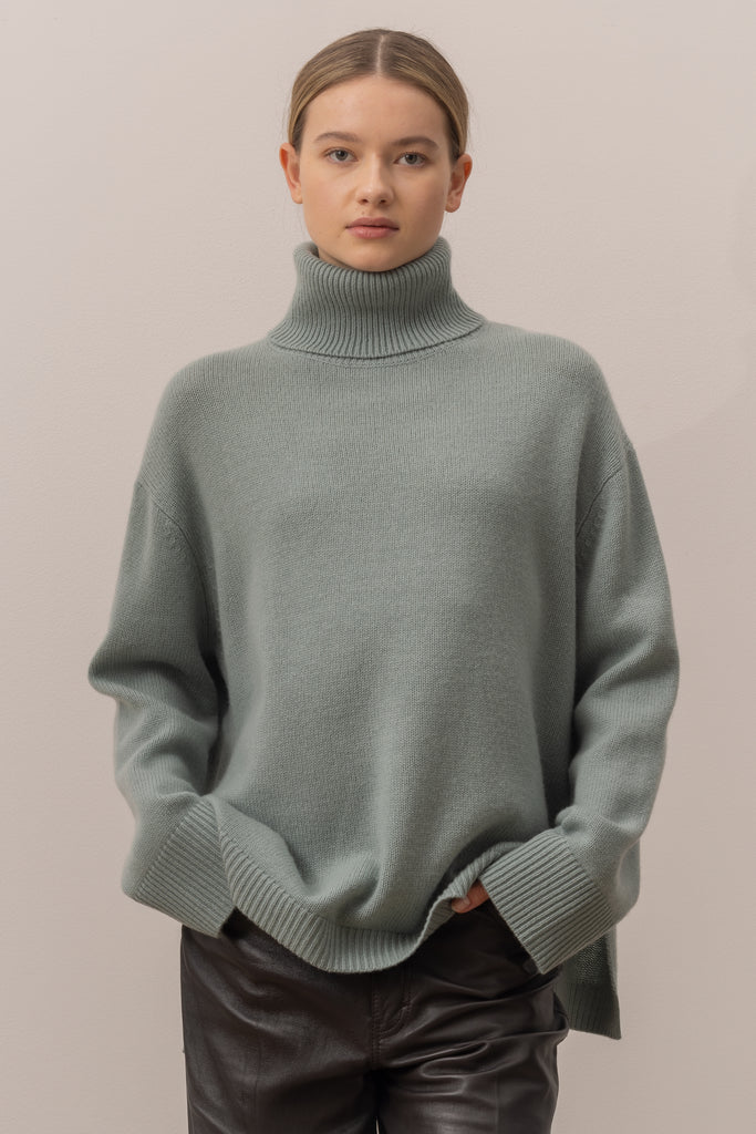 turtleneck-sweater 1/1